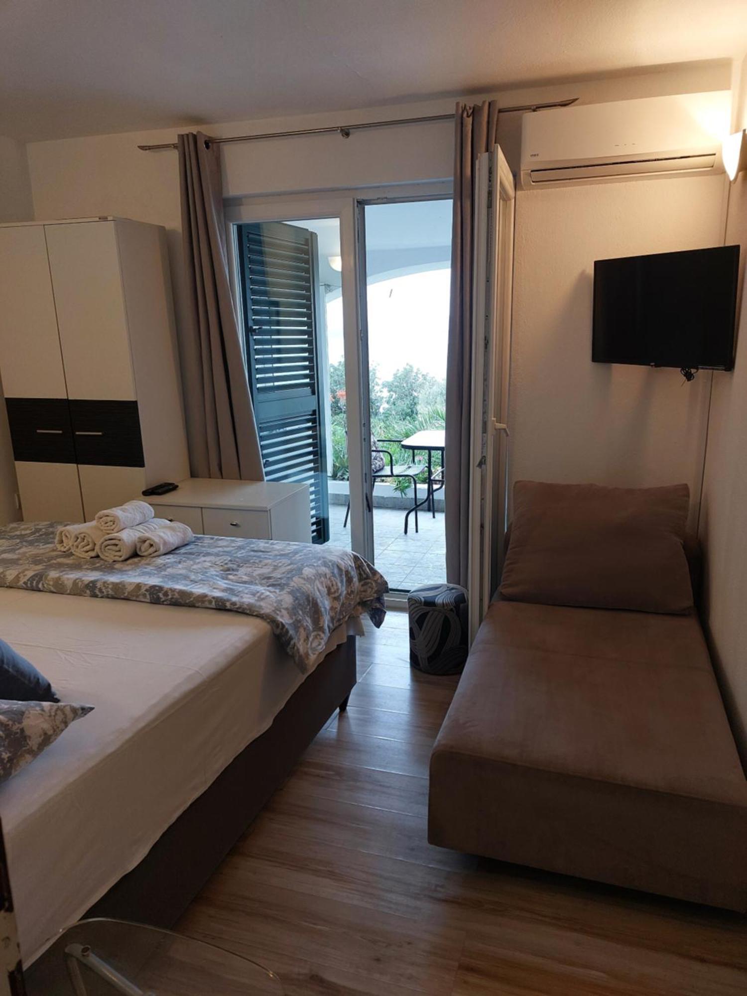 Villa Bratus Promajna Exteriér fotografie